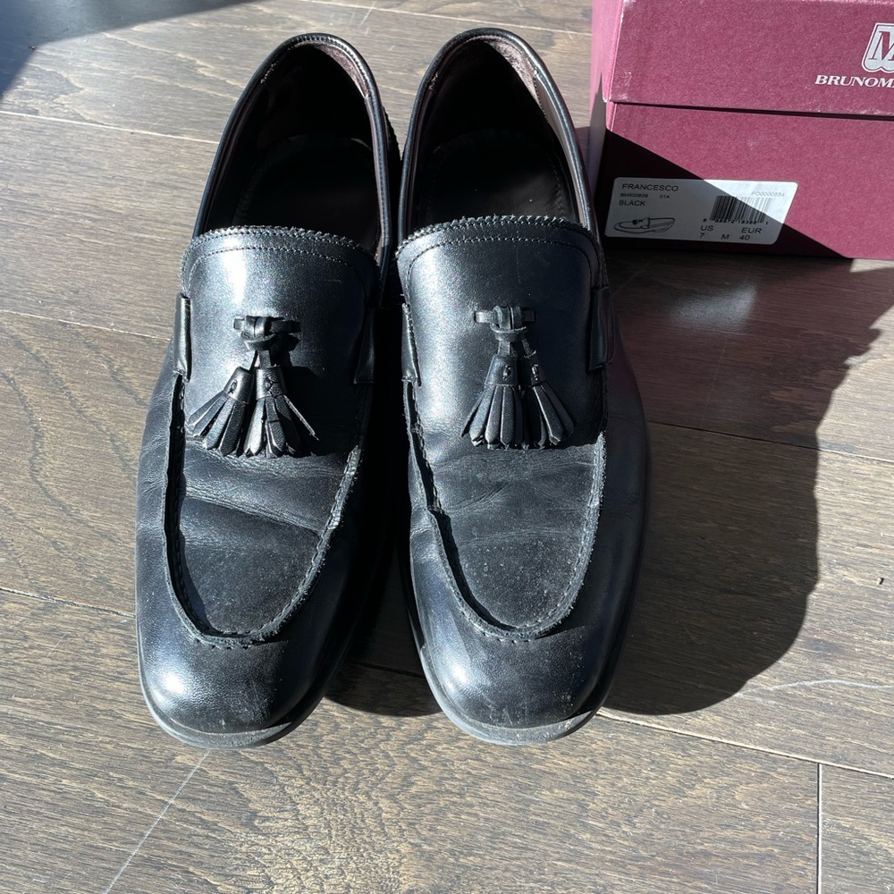 Bruno Magli dress shoes, size 7, black.